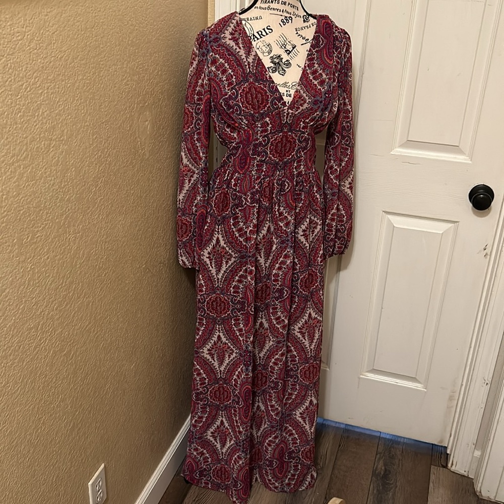 Fire Los Angeles Paisley Long Sleeve Dress with fitted waist, zip back